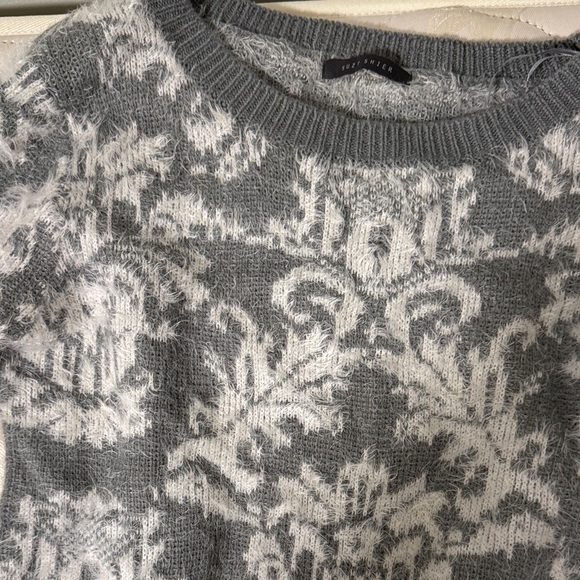 Gray Patterned Women's Sweater - Picture 2 of 5